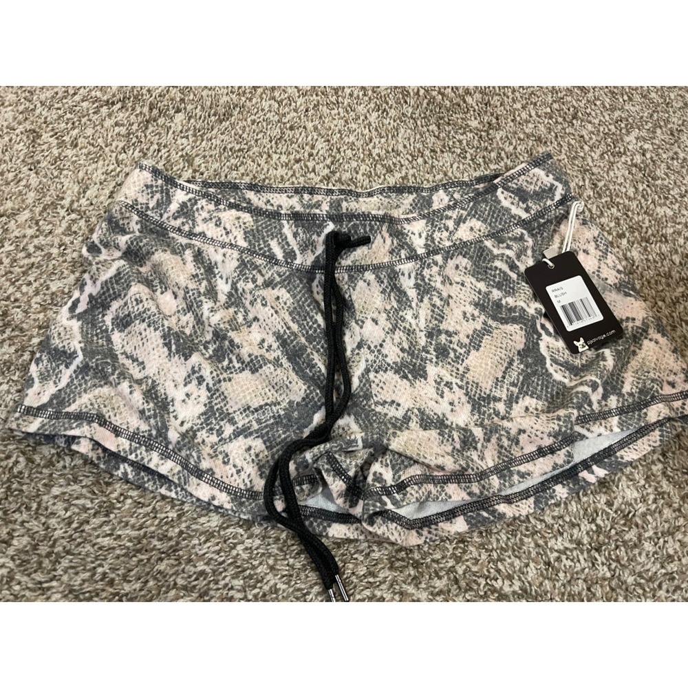 PJ Salvage Women's‎ Pajama Shorts size medium Snake Print NWT